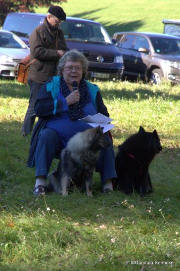 Ulrike Stein mit Blikki vom Bossardpfad(li.) und Isabella(Bella) vom Lachsbach(re.)